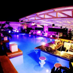 The Penthouse And Residences *** Angeles